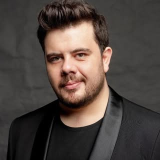 Eser Yenenler
