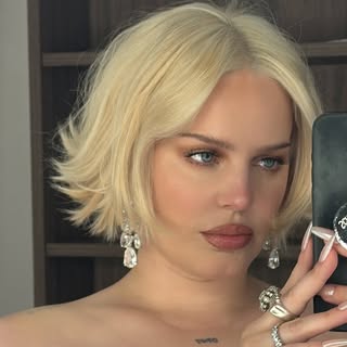 ANNE-MARIE