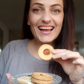 Eva Katramidou — Greek food blogger sharing easy and tasty recipes.