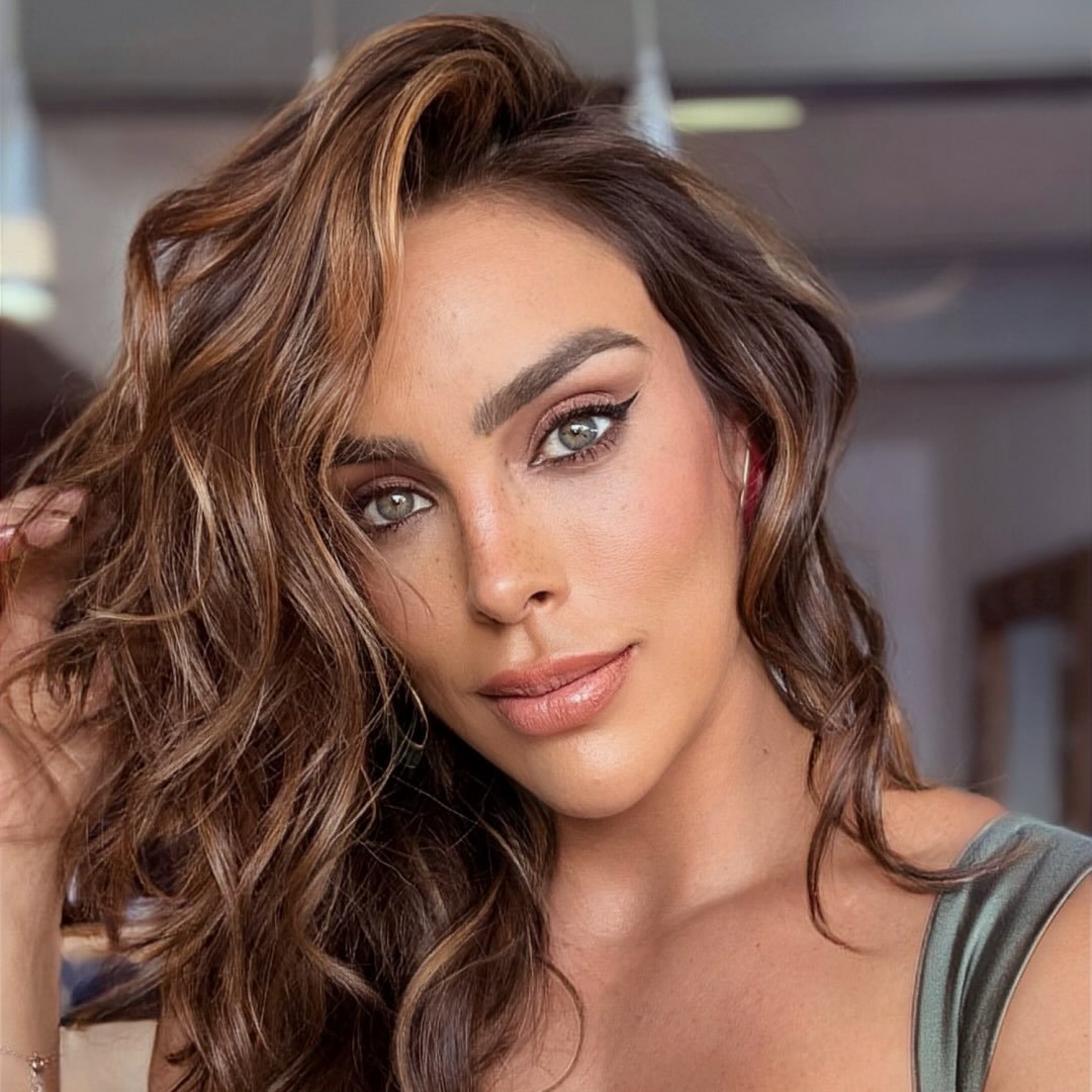SARA ✮ CORRALES