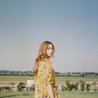 Lee Sung-kyung