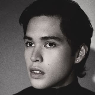 Kyle Echarri
