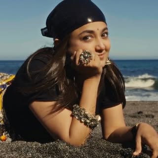 Monali Thakur