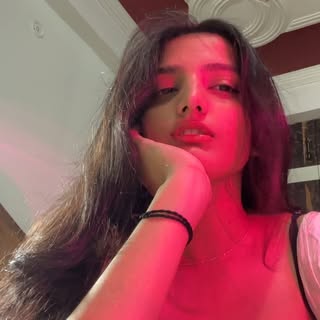 Anshika Pandey β Indian dancer and content creator known for dance routines.