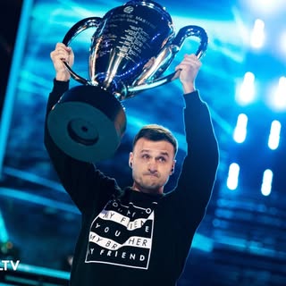 Jarosław "pashaBiceps" Jarząbkowski