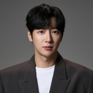 Lee Sang-yeob
