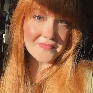 Jess — Helping women 40+ feel good in their skin.