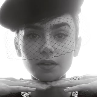 Lily Collins